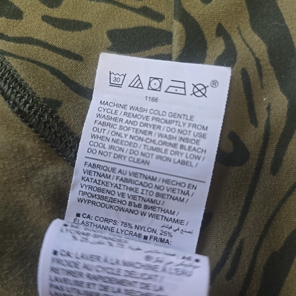 Athleta Tights Transcend 7/8 Length Sz XL Green Animal Print Disney Bounding - Picture 5 of 8